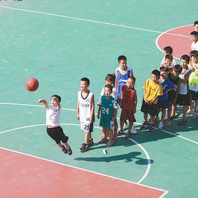 一个村办篮球赛为何人人爱（一线调研·关注基层体育）(2)