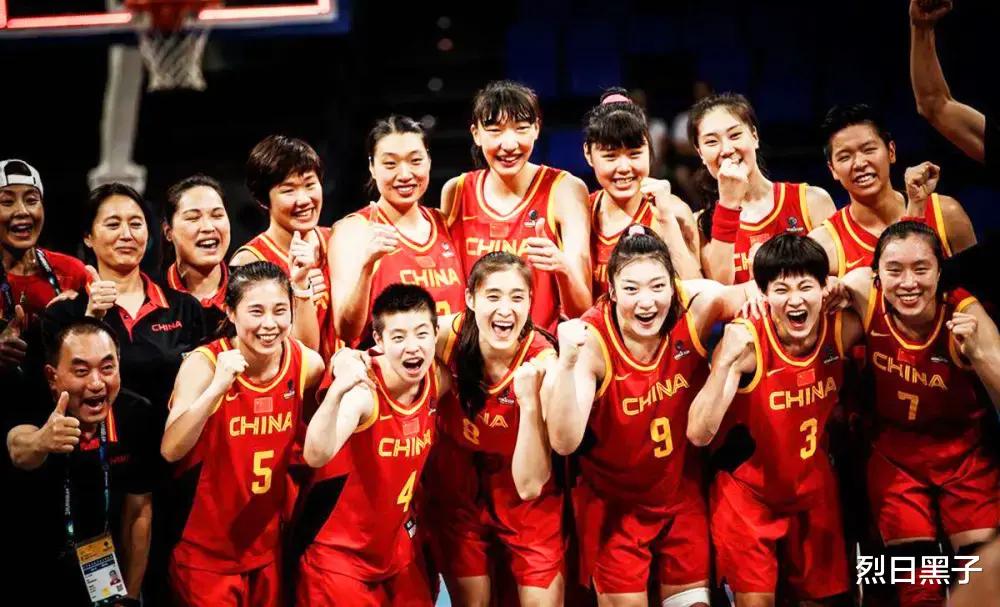 中国女篮为什么实力越来越强？看看我们的锋线上的球员就可以明白(3)