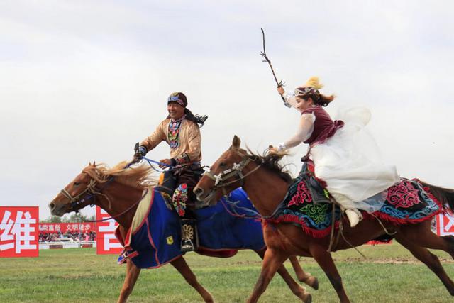 新疆第十届少数民族传统体育运动会开幕 东道主健儿夺得首个一等奖(7)