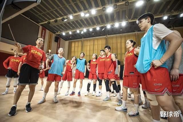 59岁生日！中国女篮主教练，什么来头？做了13年助教，来自武汉！(2)