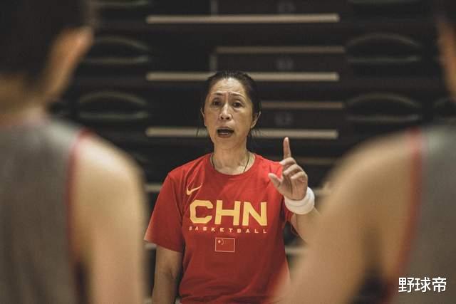 59岁生日！中国女篮主教练，什么来头？做了13年助教，来自武汉！(4)