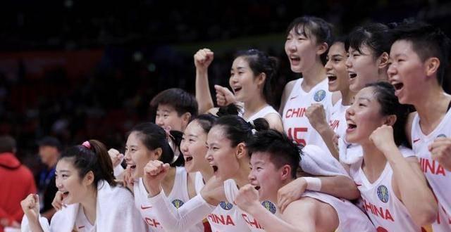 中国女篮的处境，是她们努力的原因，她们的待遇，差到你无法想象(1)