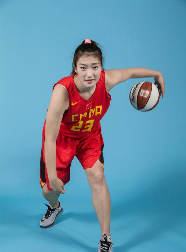 中国女篮的处境，是她们努力的原因，她们的待遇，差到你无法想象(3)