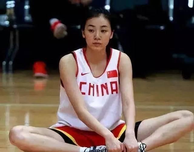 中国女篮的处境，是她们努力的原因，她们的待遇，差到你无法想象(4)