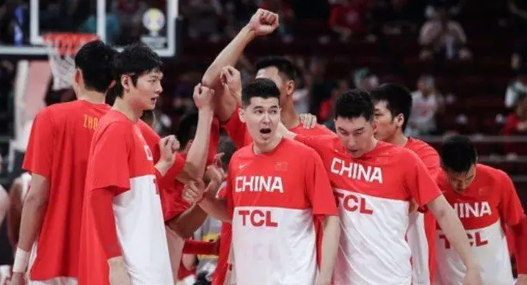 杜峰之所以能够带领中国男篮赢伊朗，有以下几个原因！(1)
