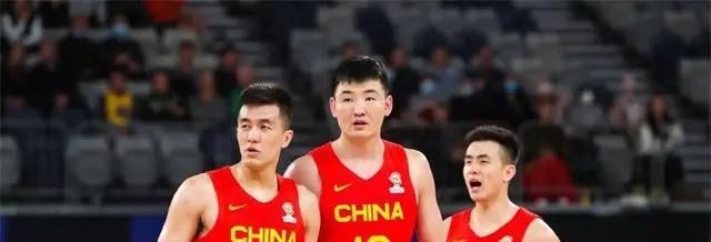 欧洲媒体爆料！中国篮球最新调整引爆争议，杜锋遭打击，球迷吐槽(1)