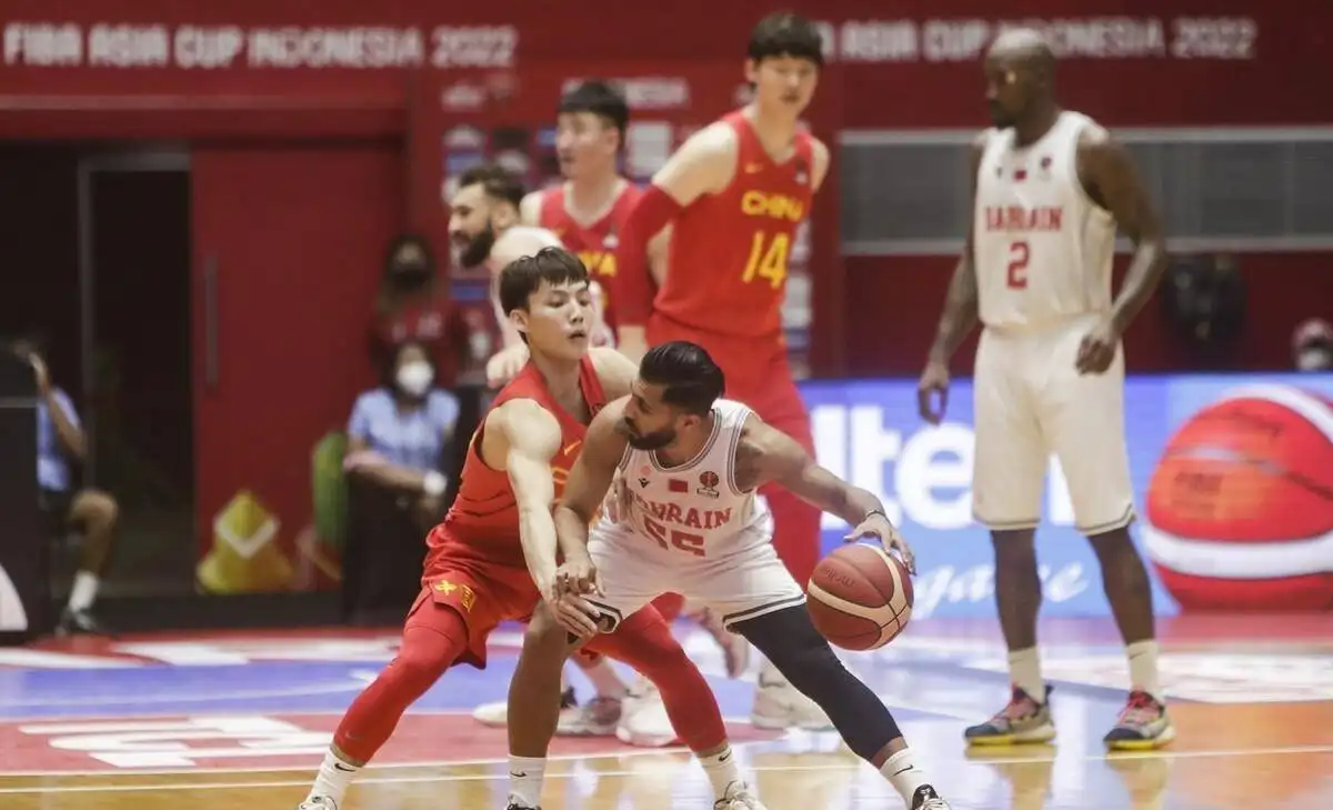中国男篮对阵巴林第四节末端到加时赛的几个怪现象(1)