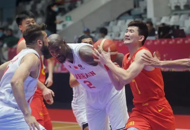 中国男篮对阵巴林第四节末端到加时赛的几个怪现象(3)