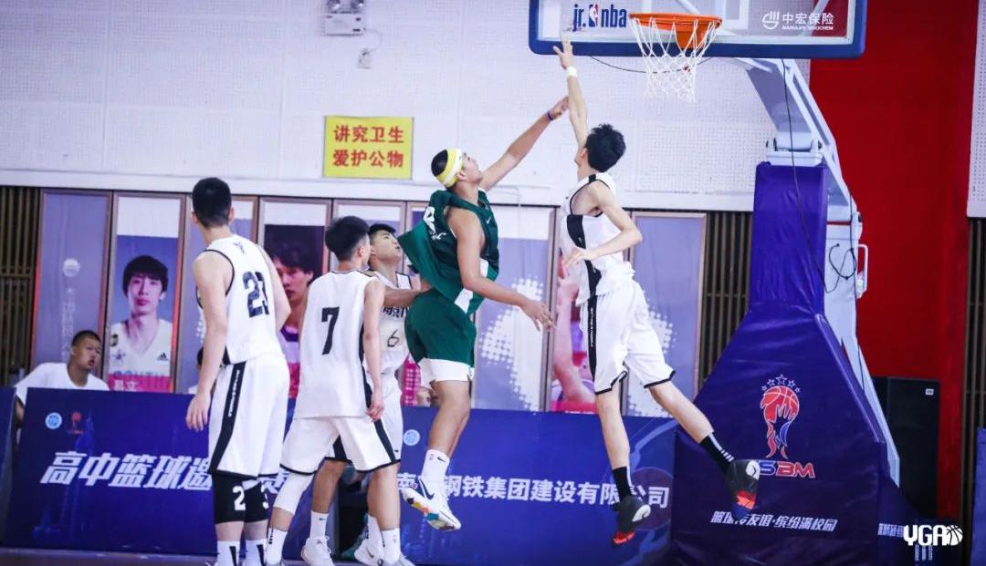 曾单场狂砍21篮板的“CUBA小周琦”，出现在上海青年队名单中…(5)