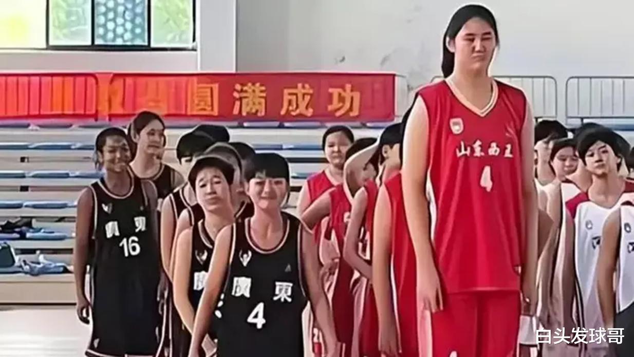 两场狂砍130分！中国女篮2米26新星横空出世，或助郑薇打爆美国队(3)