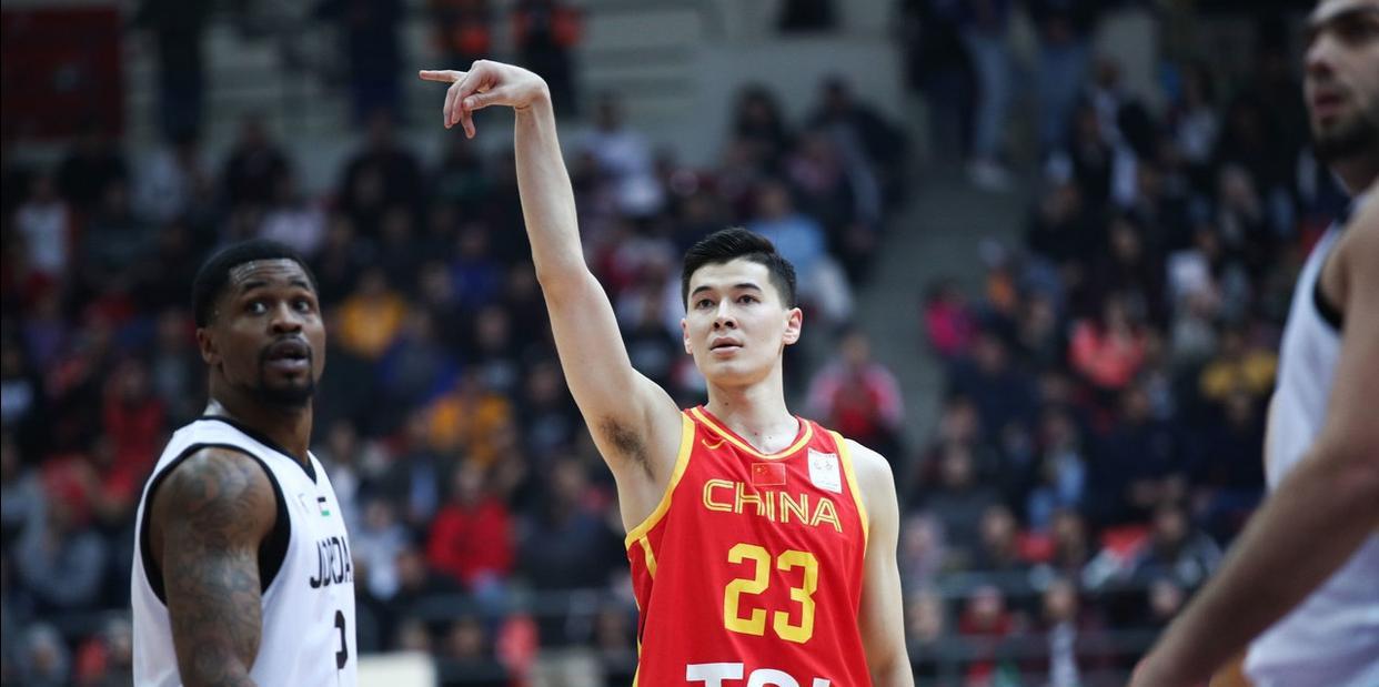 中国男篮三个位置最强的5名球员，易建联宝刀未老，张宁进步明显(3)