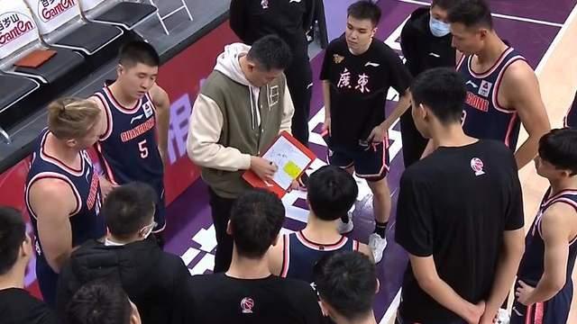 徐杰汉密尔顿表现抢眼，韩硕哈达迪发威，广东男篮49-46四川队