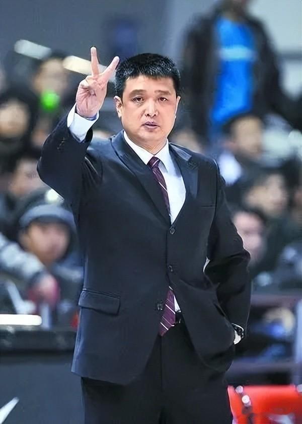 中国篮坛好教练闵鹿蕾：体贴爱人，钟爱儿子，孝顺父母(7)