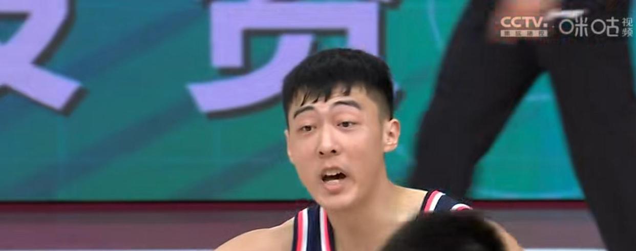 开场48秒就把人换下，杜锋可真难“伺候”，中国篮球靠骂就行了？(5)