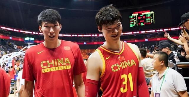为什么最新中国男篮的集训名单只召集了两名正印中锋？(1)