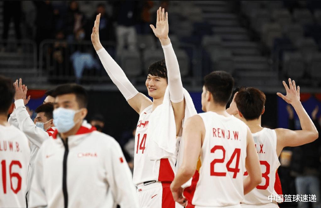 中国男篮新消息，张镇麟伤愈复出，赵睿等三名球员遭遇伤病！