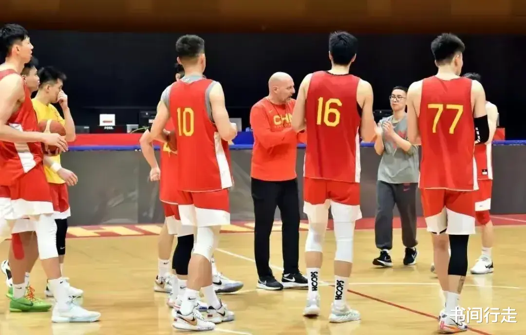 不出意外，明年男篮世界杯中国队最强12人如下！(1)