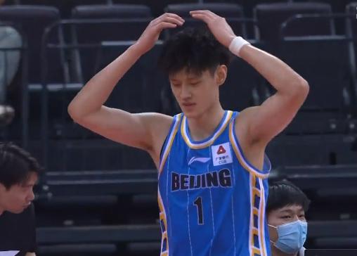 真被撩妹耽误了！中国男篮曾经的希望！本来有机会打进NBA(2)