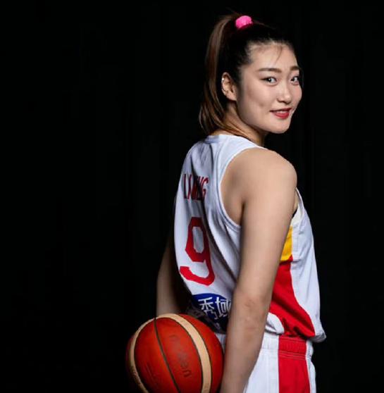 李梦还能代表国家队出战吗？
大瓜啊，这次出事的是中国女篮的李梦，已经登上了热搜。