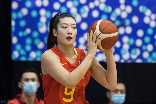 李梦小三事件升级！中国女篮取消大型活动计划，全员27人受波及(1)