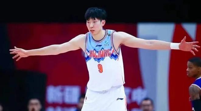 中国男篮开始规划球员了，听说还是内线球员。如果这个消息准确的话，估计周琦该急了，