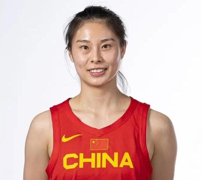 中国女篮新情况，27岁王思雨公布喜讯，球迷纷纷送上祝福(3)