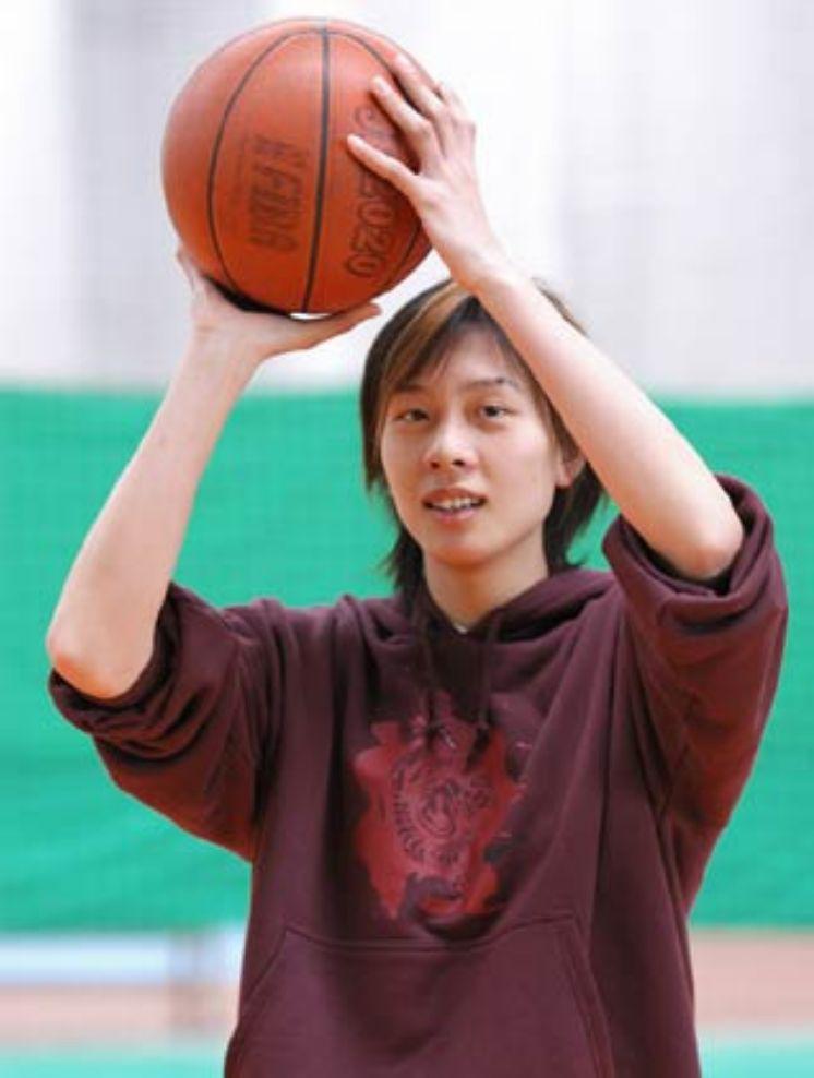 篮球名将陈鹭芸：1年之内遭遇流产、母兄相继离世，38岁患癌病逝(5)