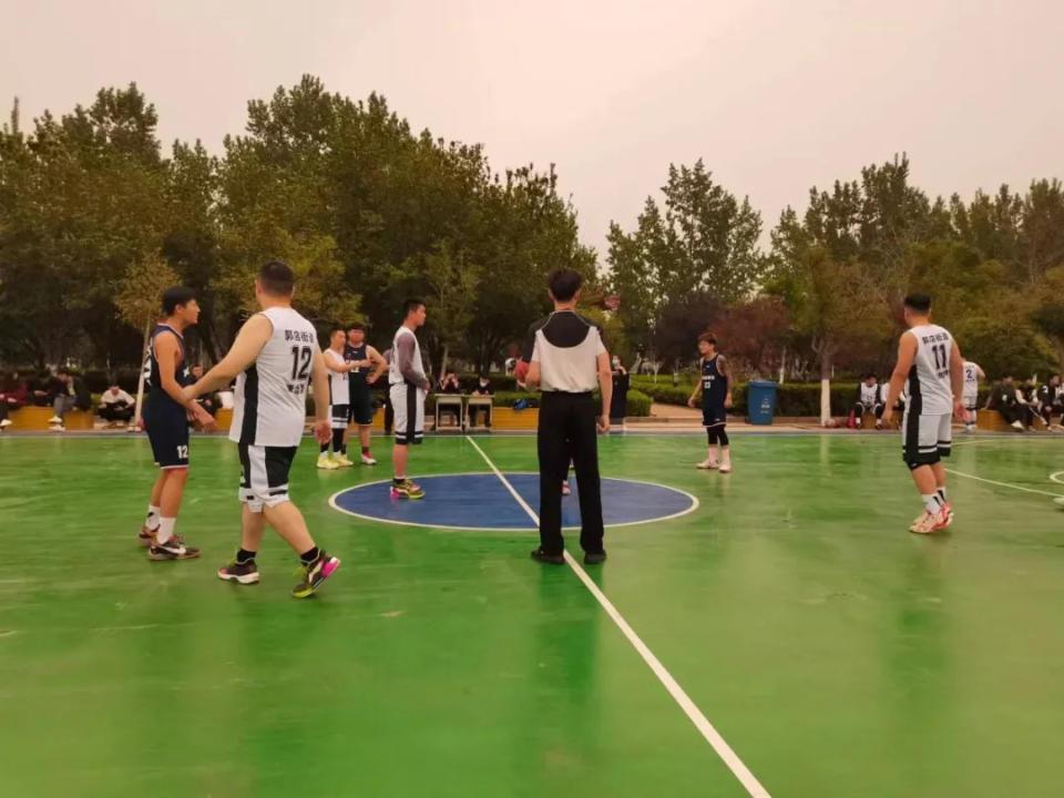 精彩“篮”不住，真诚餐饮篮球队在郭店街道篮球赛取得优异战绩(2)