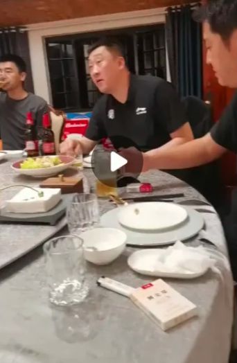 上海队赛后聚餐究竟透露什么信息？