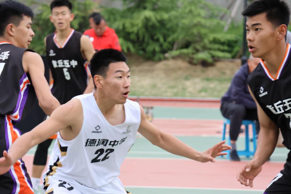 以篮球致青春！济南市“泉城杯”校园篮球联赛市级精英赛揭幕(3)