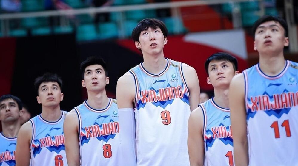 下赛季，新疆男篮的伊福能练出来就好了，足尺寸二号位，身体素质又劲爆

2号位并不(1)