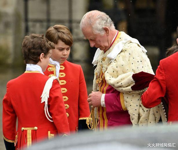 乔治王子说服国王改变古老的加冕着装规则(1)