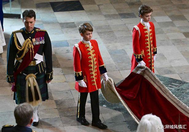 乔治王子说服国王改变古老的加冕着装规则(2)