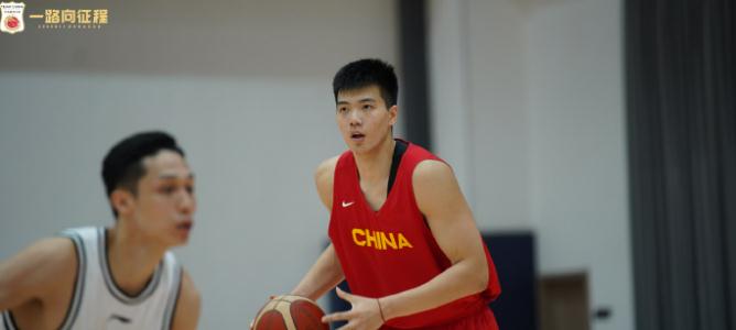 中国男篮热身赛结束！次战100%投篮命中率！可能比林葳更好的射手(3)