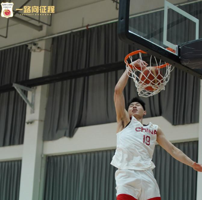 中国男篮热身赛结束！次战100%投篮命中率！可能比林葳更好的射手(5)