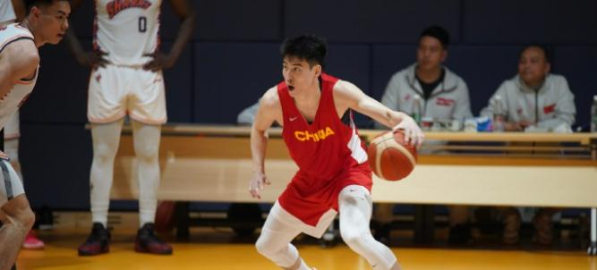 中国男篮热身赛结束！次战100%投篮命中率！可能比林葳更好的射手(11)