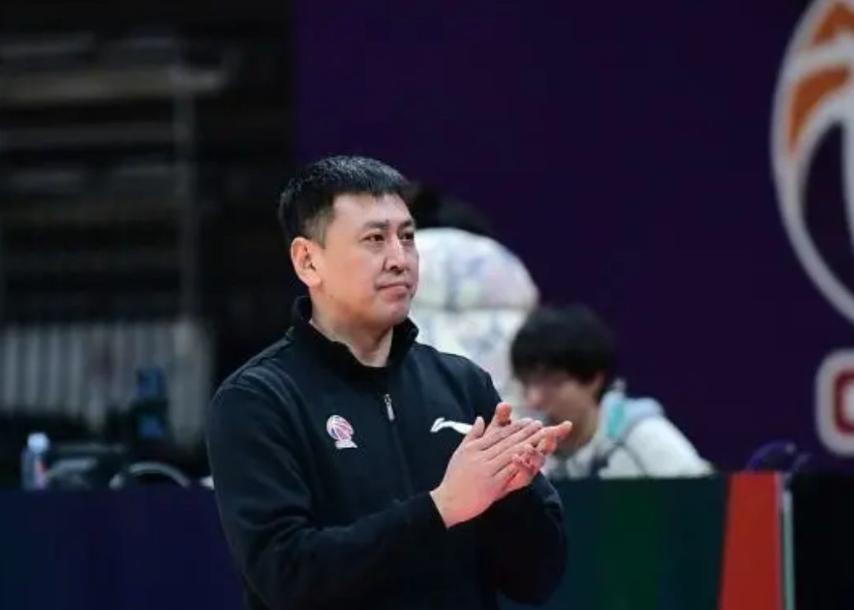 CBA三消息：新赛季时间确定，王世龙辞职被拒，辽宁续约双外援！(2)