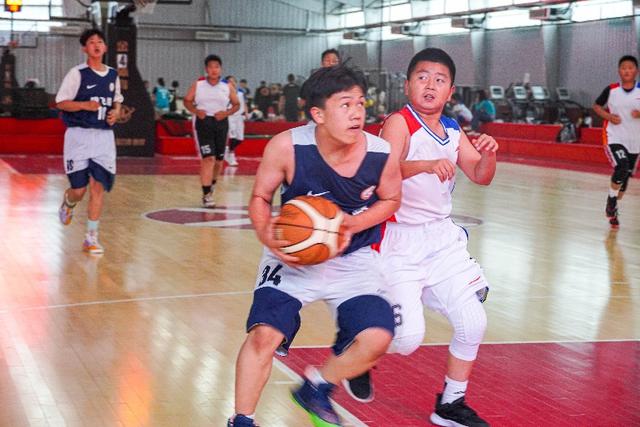 郑州市校园篮球联赛（小篮球）小学组收官(4)
