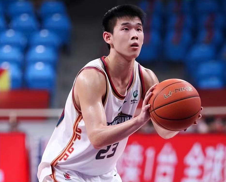 中国男篮大名单，重口难调，选人该考虑两方面。(6)