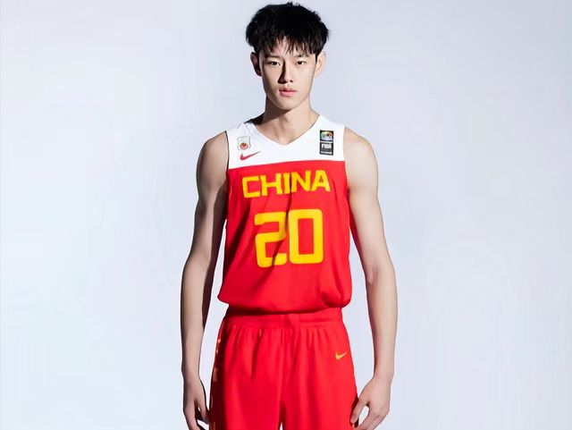 中国男篮大名单，重口难调，选人该考虑两方面。(7)