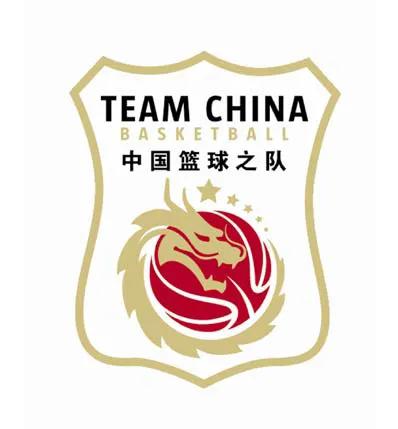 中国男篮最终的18人训练大名单已经敲定，具体名单如下：
教练席：乔尔杰维奇、郭士(6)
