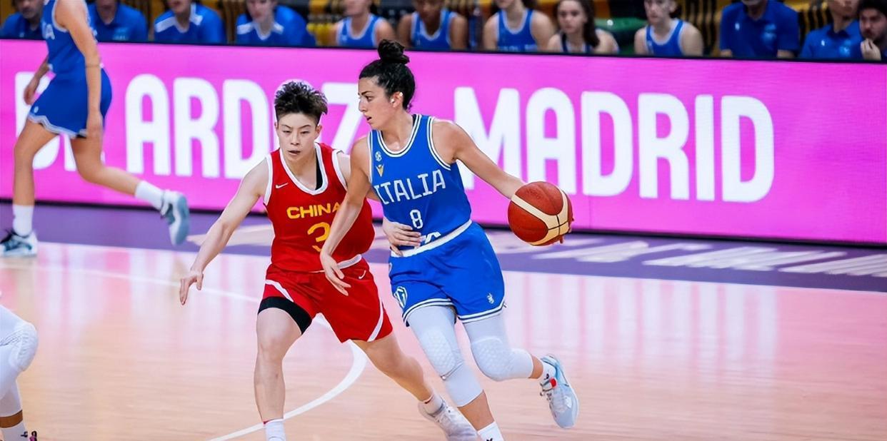 中国女篮最新消息！热身赛输31分，李缘受伤，王思雨或缺席亚洲杯