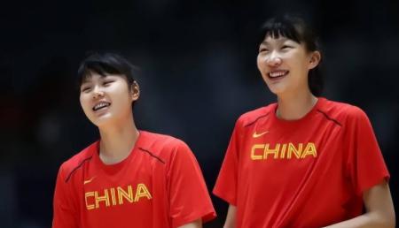 杨力维和王思雨搭档，中国女篮能否掌握比赛节奏？