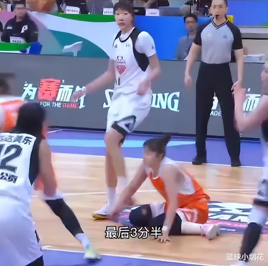从小宝李月汝落选亚洲杯，折射出中国篮球距离真正职业篮球的距离(3)