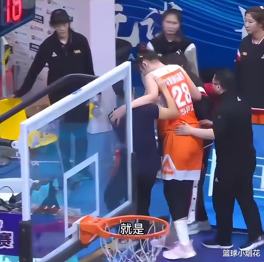 从小宝李月汝落选亚洲杯，折射出中国篮球距离真正职业篮球的距离(6)