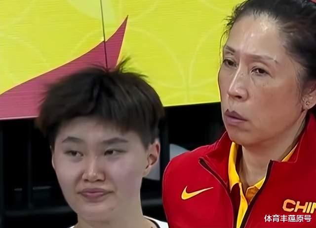 中国女篮渐入佳境两连胜锁定榜首，第三个障碍清除完毕