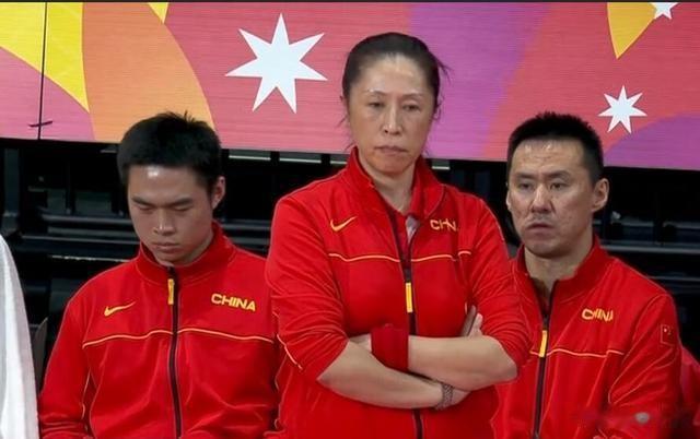 中国女篮80:46新西兰女篮，赛后郑薇指导盛赞三人！
1、韩旭！首发25分钟，1(1)