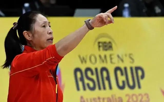 恭喜中国女篮力克澳大利亚[击掌]这才是机智、团结、拼搏、顽强的集体，威武[加油](1)