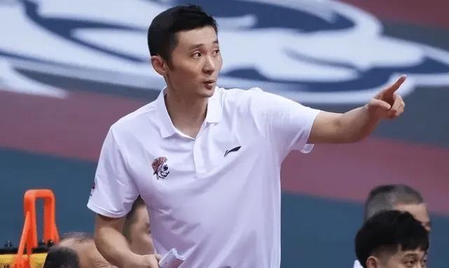 科学+天才！
乔尔杰维奇后，中国男篮未来教练组最佳人选组合。
顾问:郭士强
领队(2)