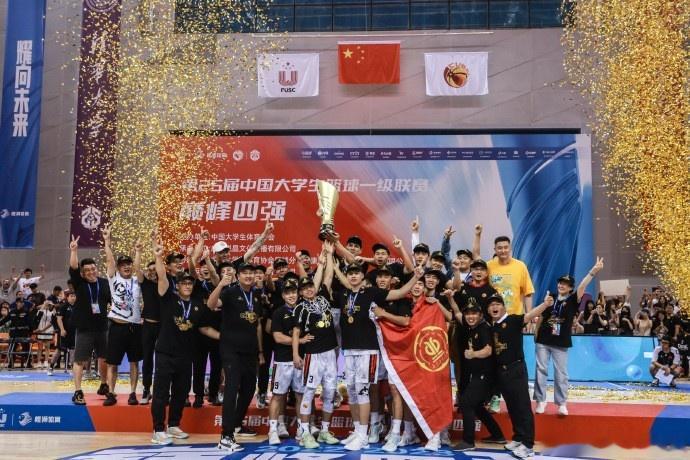 3个冠军！杜锋：广东校园篮球集体高光 与努力和汗水不可分割(1)